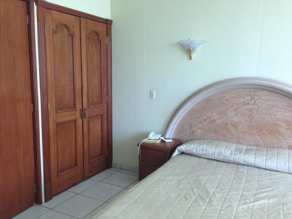 Hotel Plaza Sahuayo Экстерьер фото
