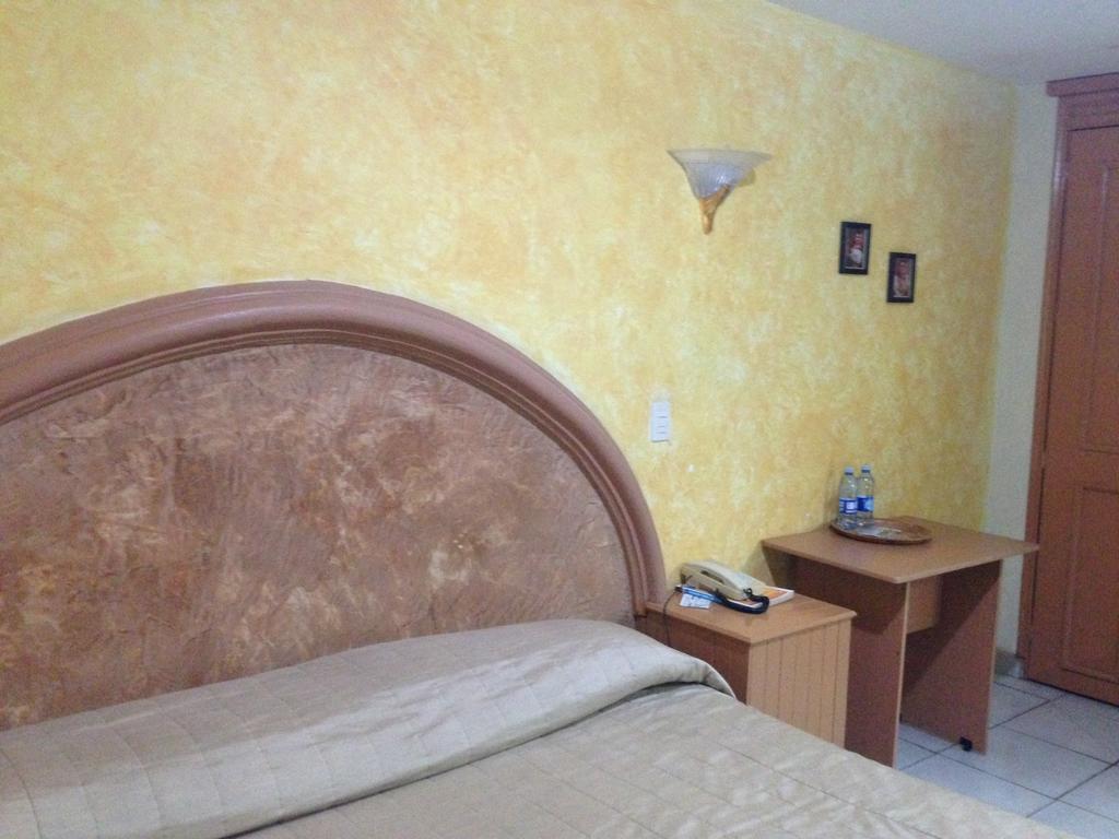 Hotel Plaza Sahuayo Экстерьер фото