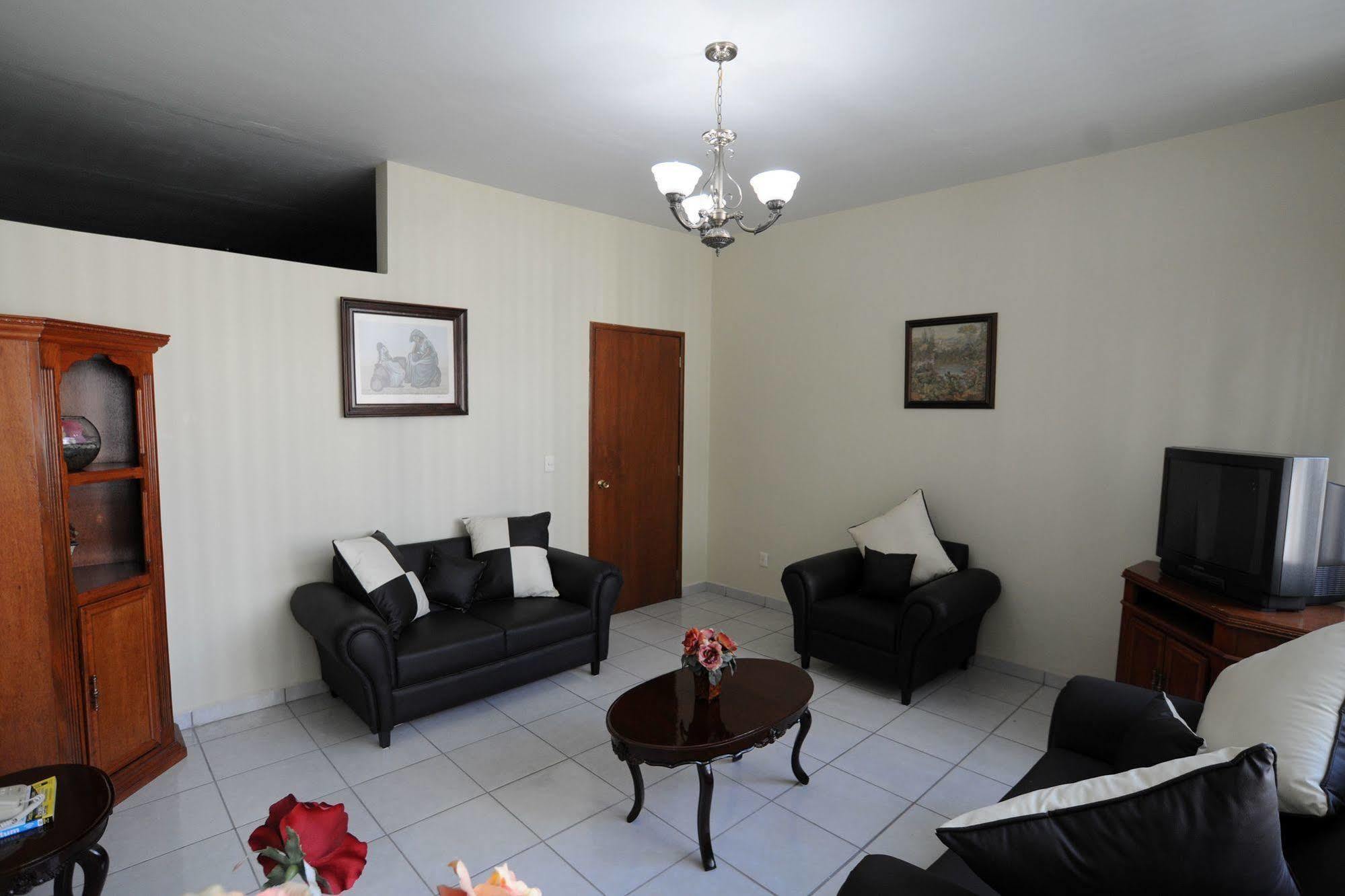 Hotel Plaza Sahuayo Экстерьер фото